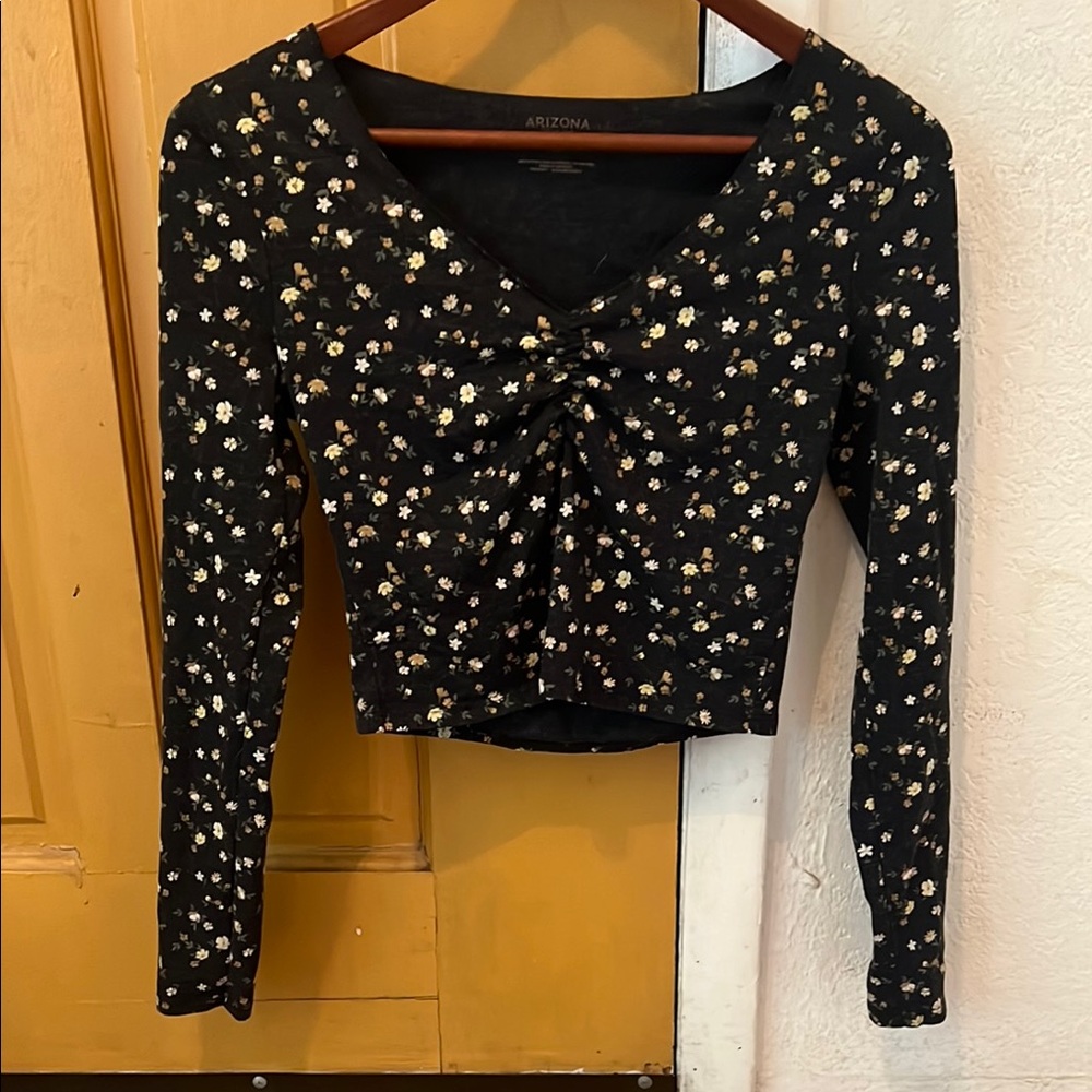 Arizona Jean Company Grey & Floral Ruched Front Crop Blouse